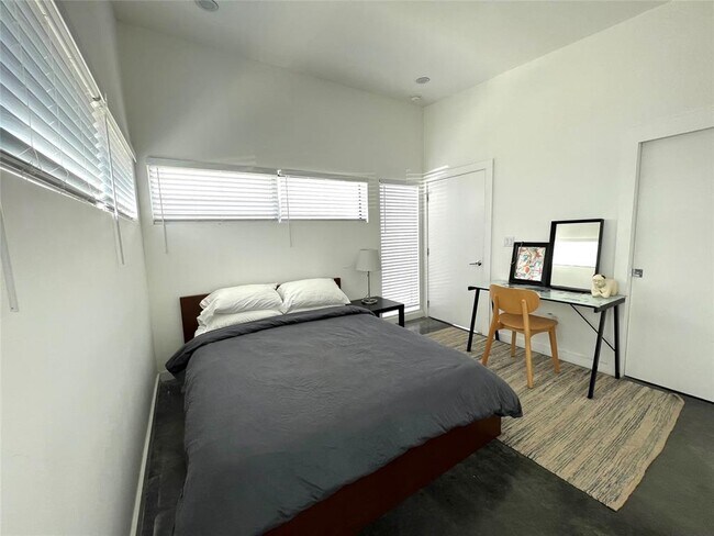 Building Photo - 1159 Perry Rd