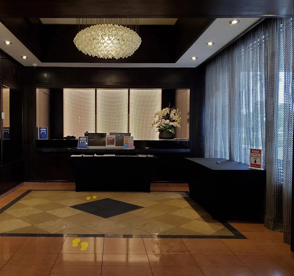 24/7 security and concierge - 600 NE 36th St