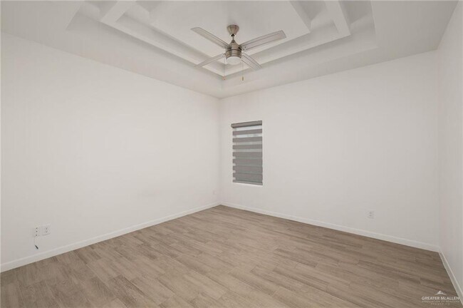 Building Photo - 308 W Campeche Ave