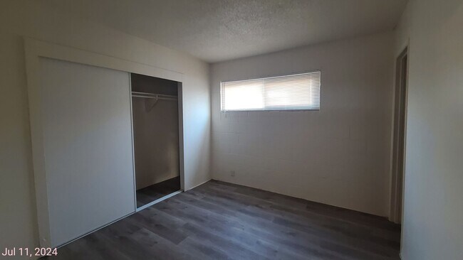 Building Photo - 2937 Stewart Ave