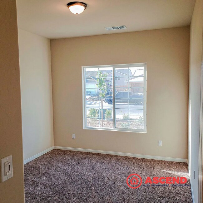 Building Photo - 4 Bedroom 2 Bath Newly Constructed Home