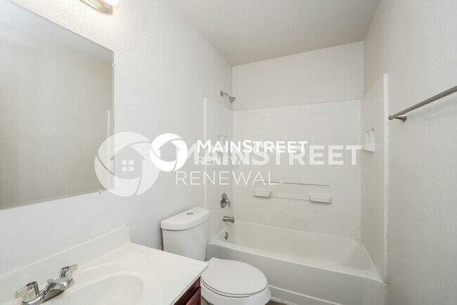 Building Photo - 4 Bedroom Pet-Friendly Home in Fort Worth, TX with Main Street Renewal
