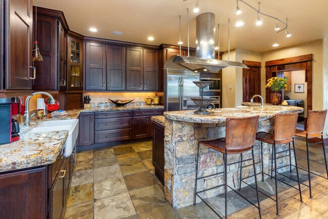 Building Photo - 195 Marks Ln