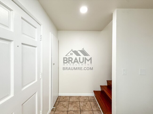 Building Photo - 14257 Friar St