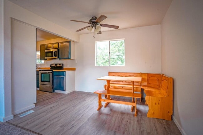 Building Photo - 2765 Applewood Dr