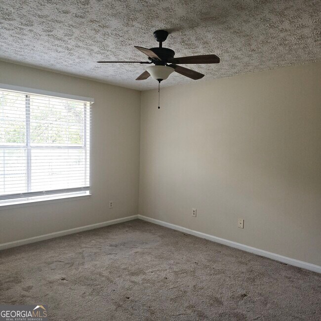Building Photo - 5906 Summerglen Ln