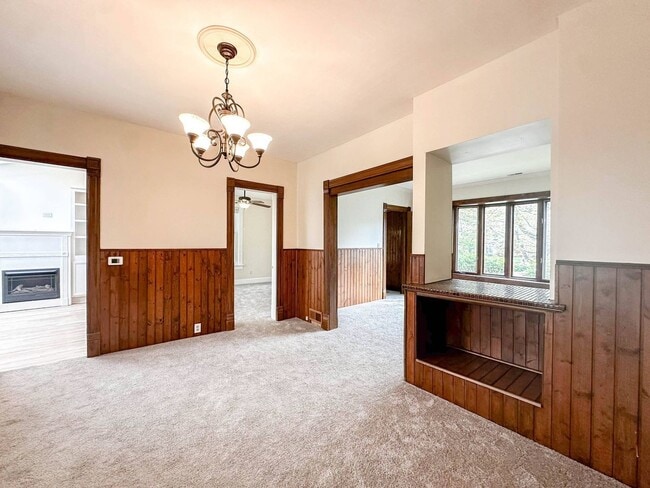 Building Photo - 502 Chestnut St