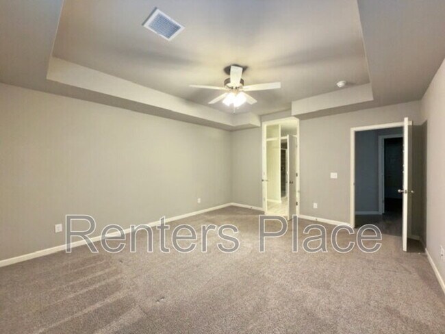 Building Photo - 13936 S Ironwood Pl