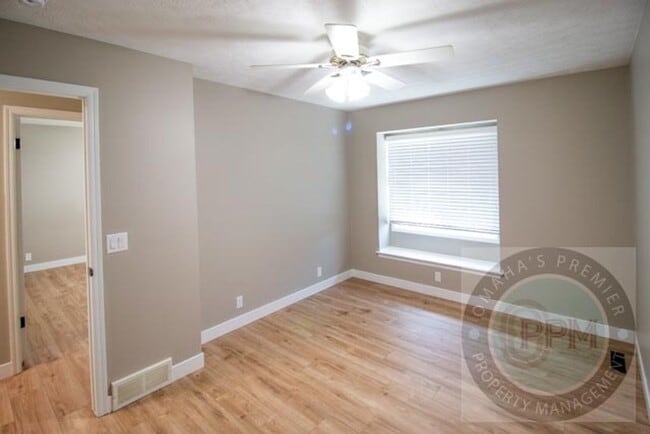 Building Photo - Move in Special $800.00 off Deposit!!!  4 Bed Ranch House in Millard School District