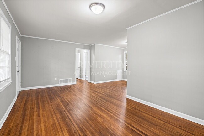 Building Photo - 4502 Dunn Ave
