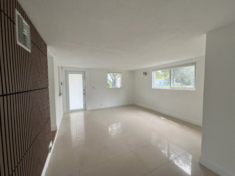 Building Photo - 6415 SW 82nd St