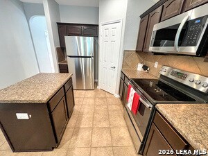 Building Photo - 9242 Mare Country