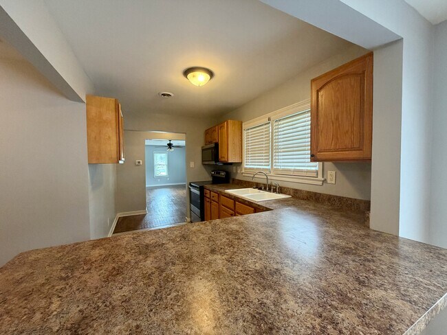 Building Photo - 416 W Wenger Rd