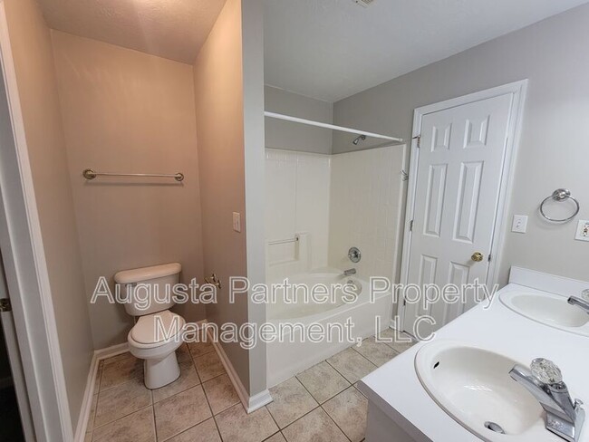 Building Photo - 117 Palmer Ct