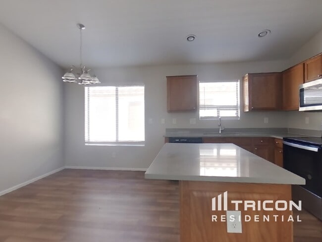 Building Photo - 40059 W Thornberry Ln