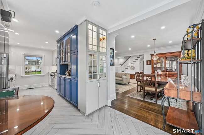 Building Photo - 44 Davenport Dr