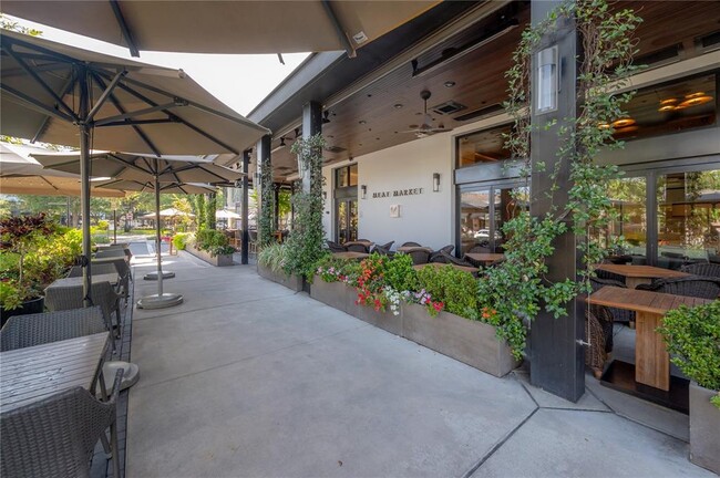Building Photo - 762 S Village Cir