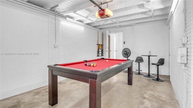 Building Photo - 151 SE 9th Ct