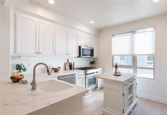 Building Photo - 5405 W 149th Pl