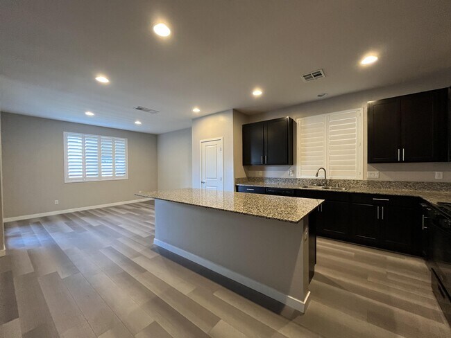 Building Photo - 9742 Zircon Cliff Ave