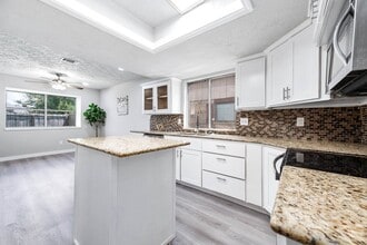 Building Photo - 8434 Quailcrest Dr