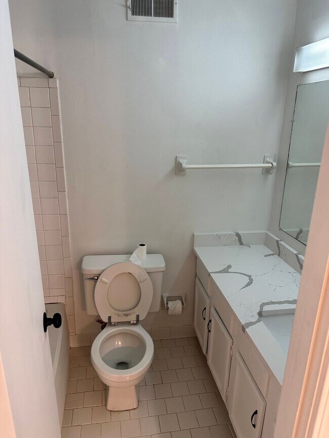 Building Photo - Newly Renovated 3 bed 2 bath in Memphis, TN