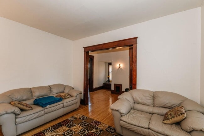 Building Photo - Farwell House