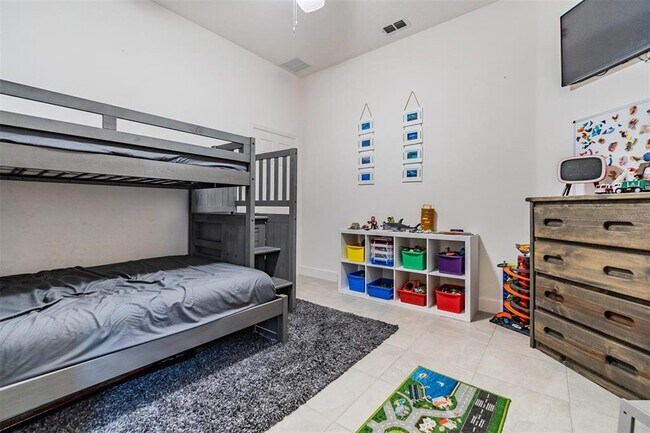 Building Photo - 5547 Del Coronado Dr