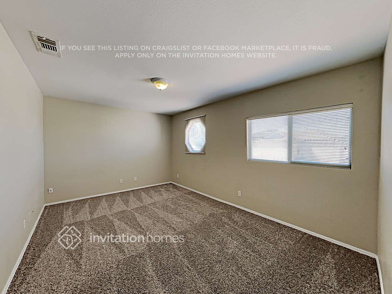 Building Photo - 1533 S Halsted Dr