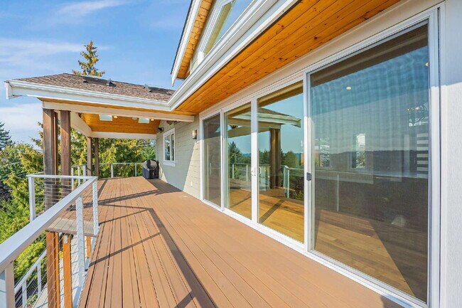 Building Photo - Captivating Rental Home perched above the ...
