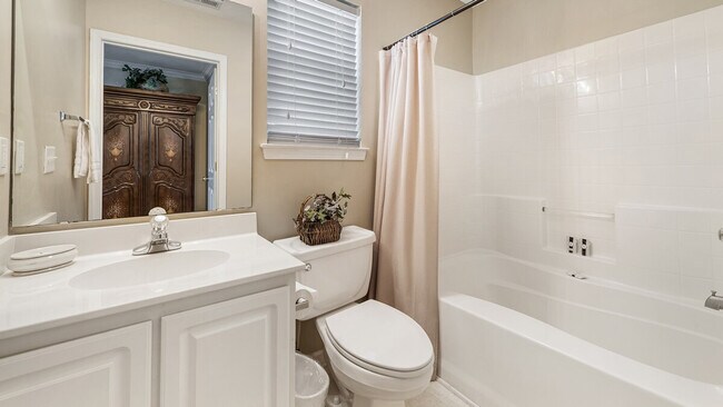 Building Photo - 1041 Blue Stem Dr