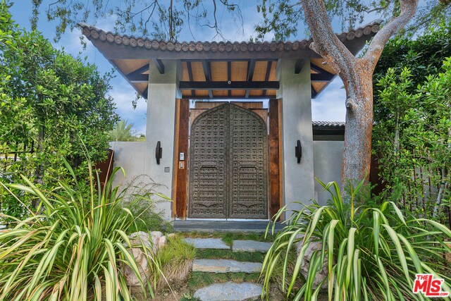 Building Photo - 1240 Loma Vista Dr