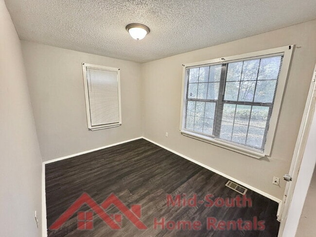 Building Photo - 655 Granada Rd