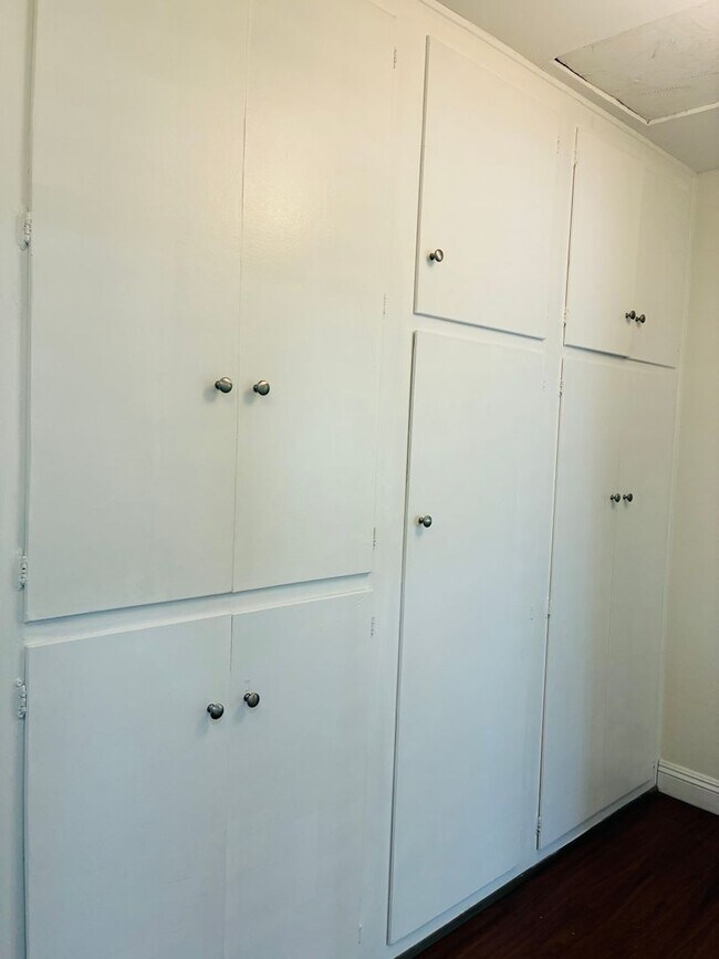 Building Photo - BEAUTIFUL 3 BEDROOM/ 2 BATH- ONE TIME RENTAL