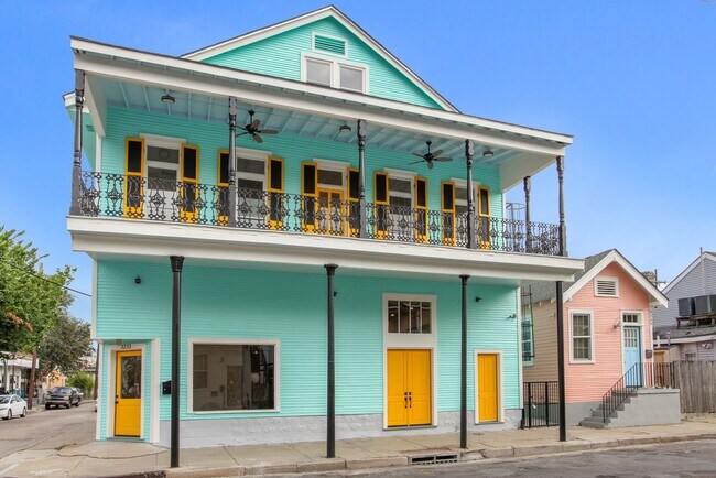 Building Photo - 3233 Loyola Ave