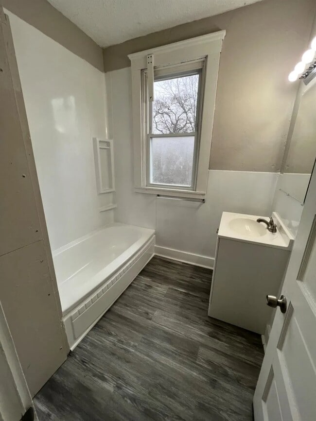 Building Photo - 1014 Parkson Pl