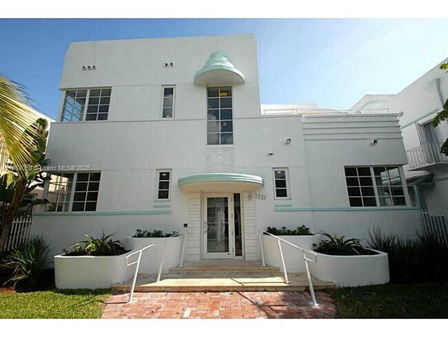 Building Photo - 1321 Pennsylvania Ave
