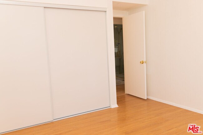 Building Photo - 24316 Burbank Blvd