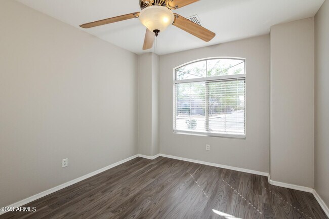 Building Photo - 14821 N 129th Dr