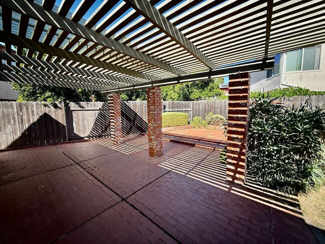 Building Photo - Your Dream Rental Home in Rancho Penasquit...
