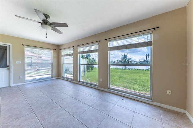 Building Photo - 2498 Abscott St