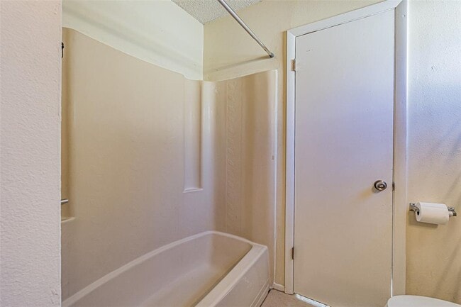 Building Photo - 12807 Kellywood Cir