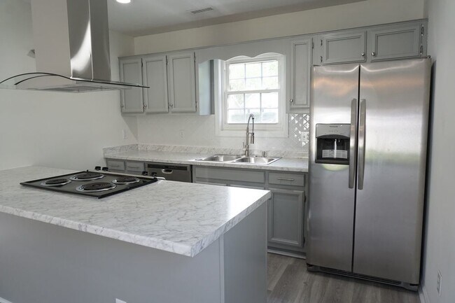 Building Photo - 3808 Fawn Creek Dr