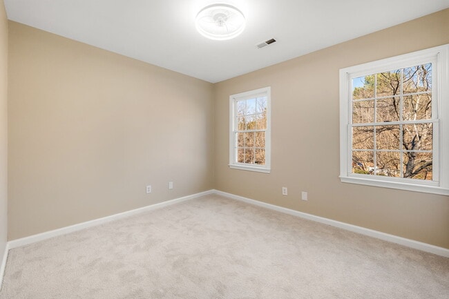 Building Photo - 9200 Brechin Dr