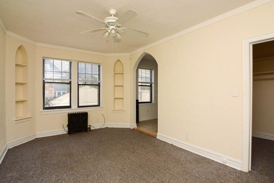 Building Photo - 4834 N Damen Ave
