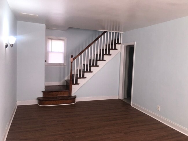 Building Photo - 3 bedroom 1.5 bathroom in Baltimore Voucher Accepted