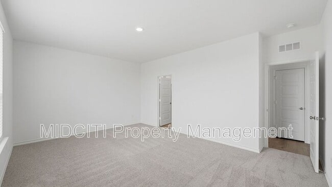 Building Photo - 966 Bluegrass Pt