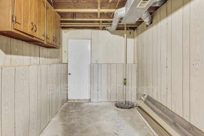 Building Photo - 5310 Shelbyville Rd