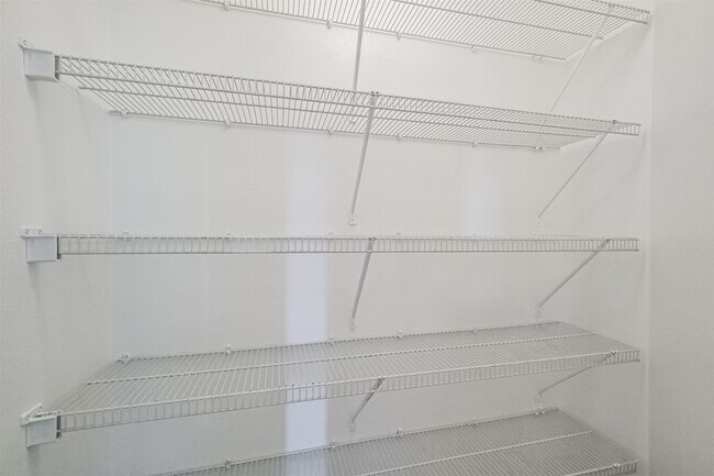 Building Photo - 2030 Vander Wilt Ln