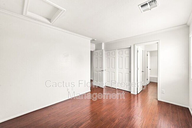 Building Photo - 3628 E Janelle Way